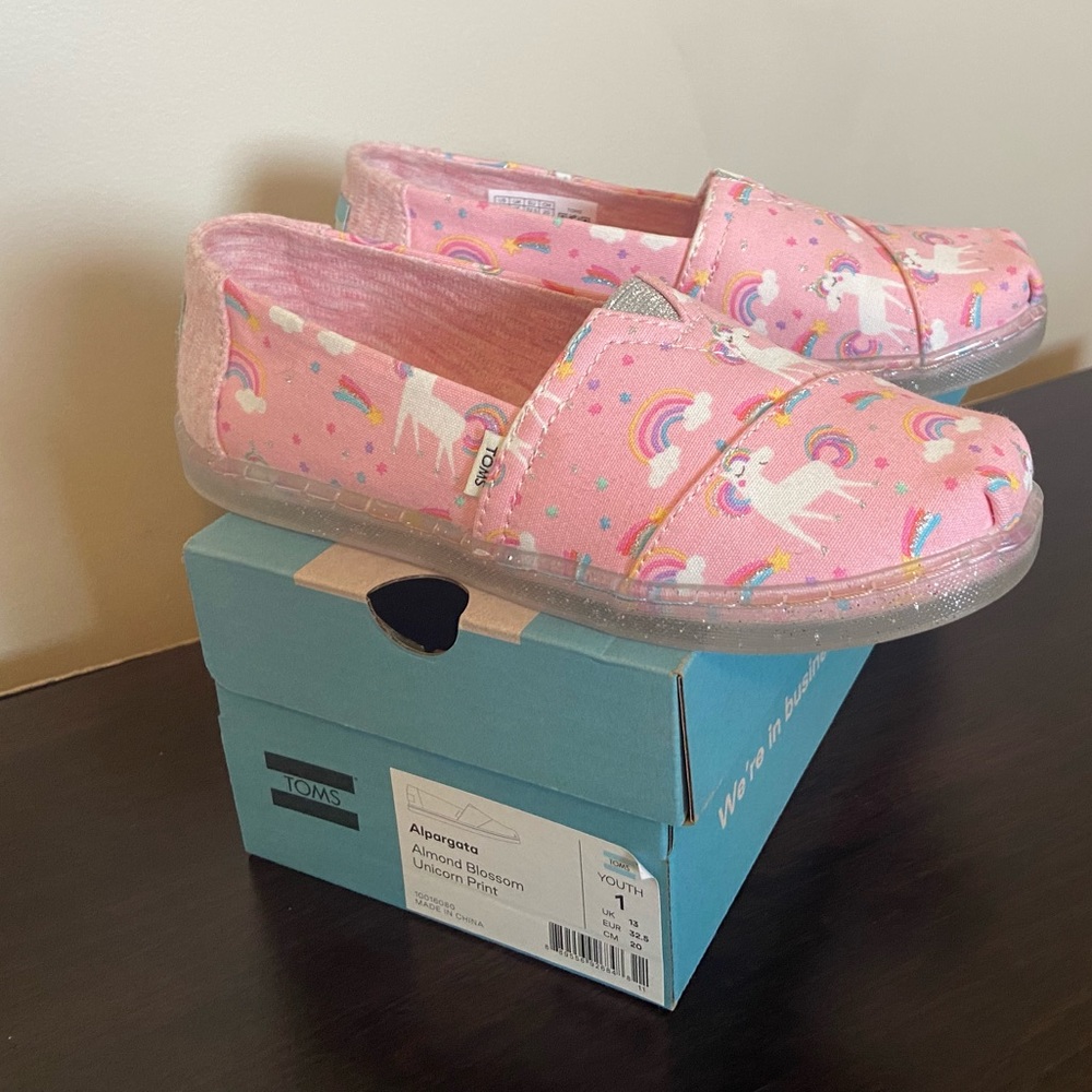 Tom’s Almond Blossom Unicorn Print- youth size 1